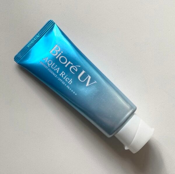Biore Watery Essence 2023