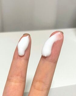 fingertips benzoyl peroxide