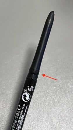 smudgeproof eyeliner seal