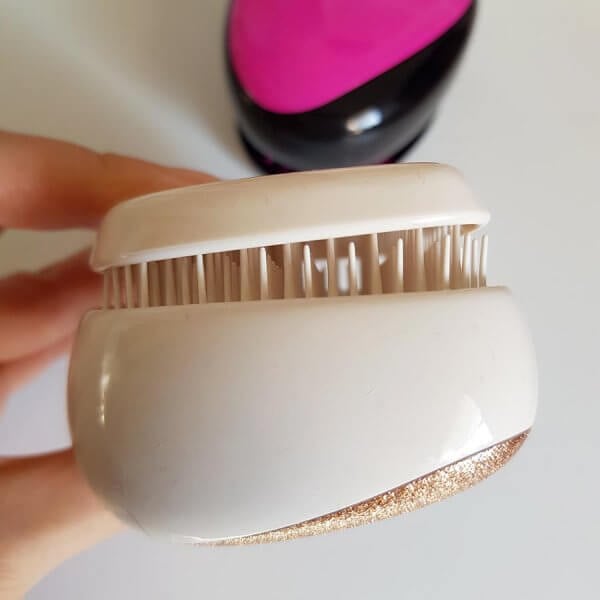 Tangle Teezer bristles lid